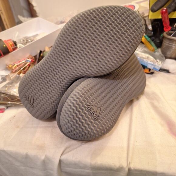 Yeezy Adidas Men’s Knit Runner Sneakers , Size US 9. Very Nice Condition - Picture 6 of 8